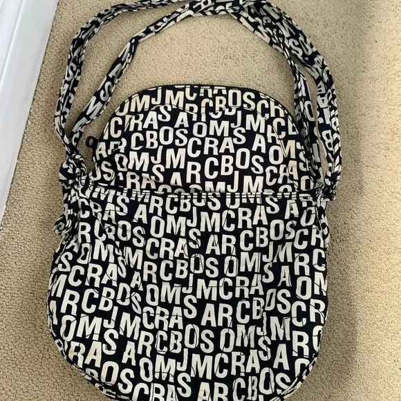 Marc Jacobs Black/White Tote Crossbody Bag - Picture 4 of 6